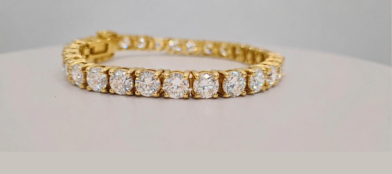 14 carat round brilliant lab grown diamond tennis bracelet in 14K yellow gold, 7.5 inch length