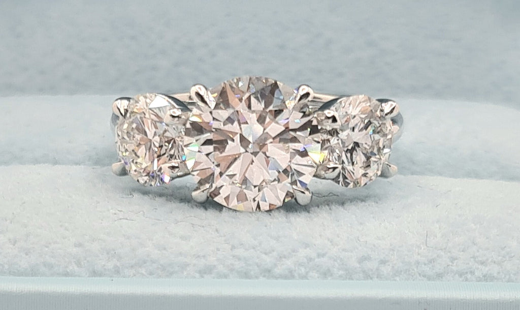 5.00 CT E VS1 Lab Grown Round Cut Diamond Three Stone Engagement Ring IGI 14k