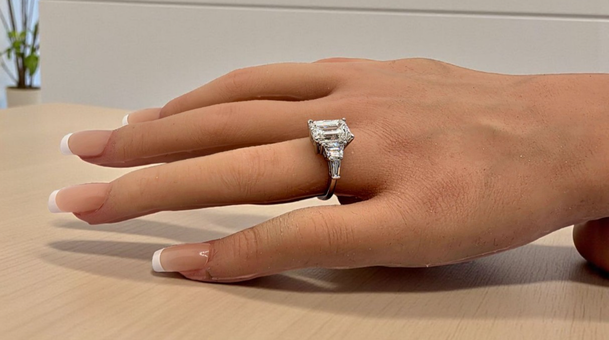 4.80 Carat E VS1 Platinum Emerald Cut IGI Certified Lab Grown Diamond Ring GIA
