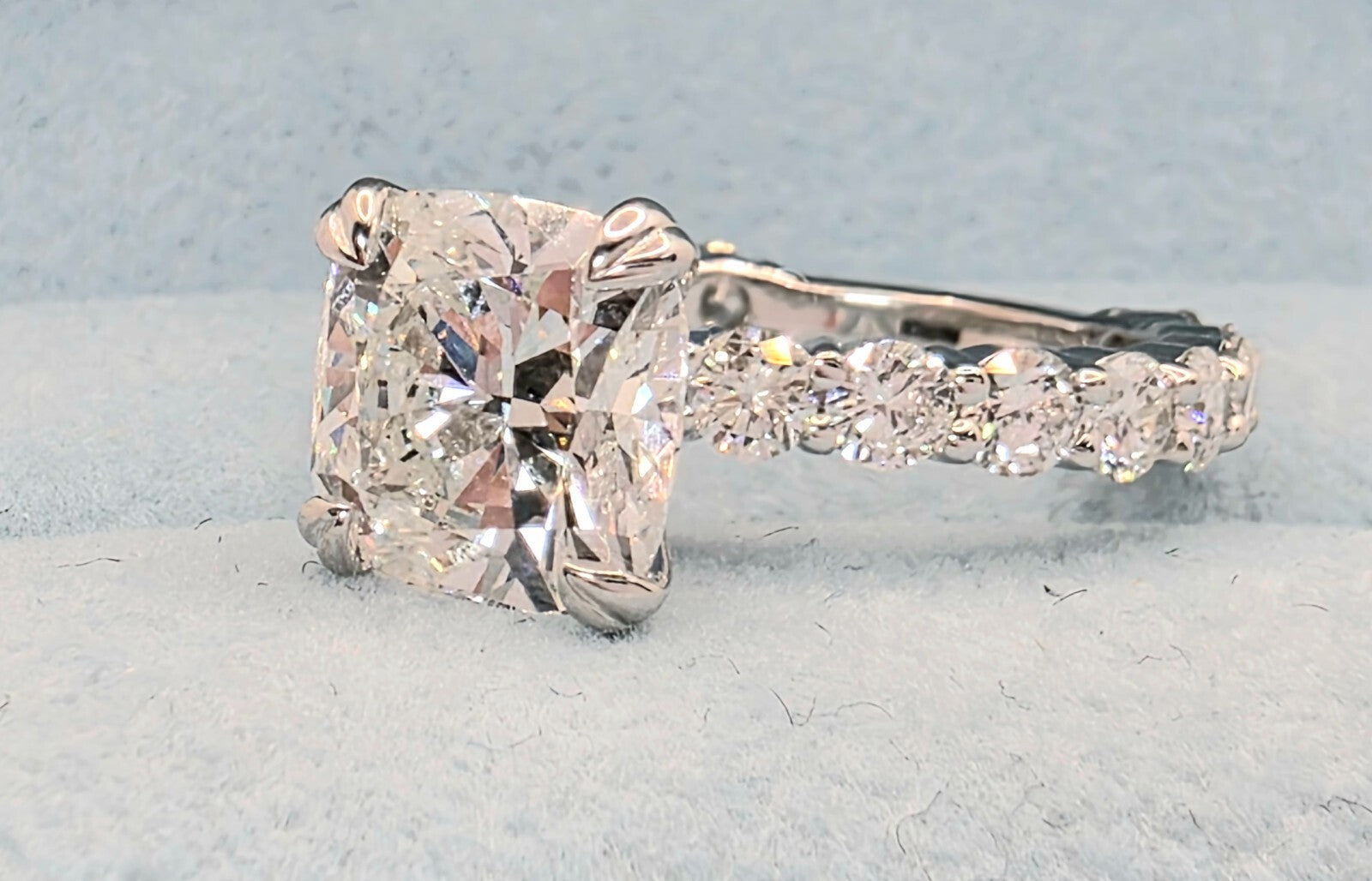 4.60 Ct D VS1 Cushion Diamond Engagement Ring IGI Certified Lab Grown 14k White