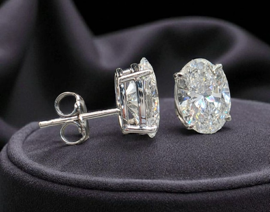 2 Ct IGI Certified Oval Shape D VS1 Lab Grown Diamond Stud Earring 14k Gold