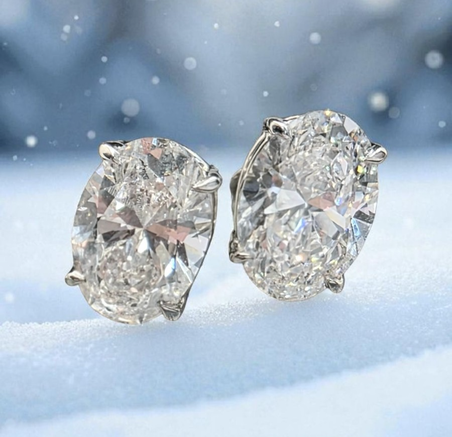 2 Ct IGI Certified Oval Shape D VS1 Lab Grown Diamond Stud Earring 14k Gold