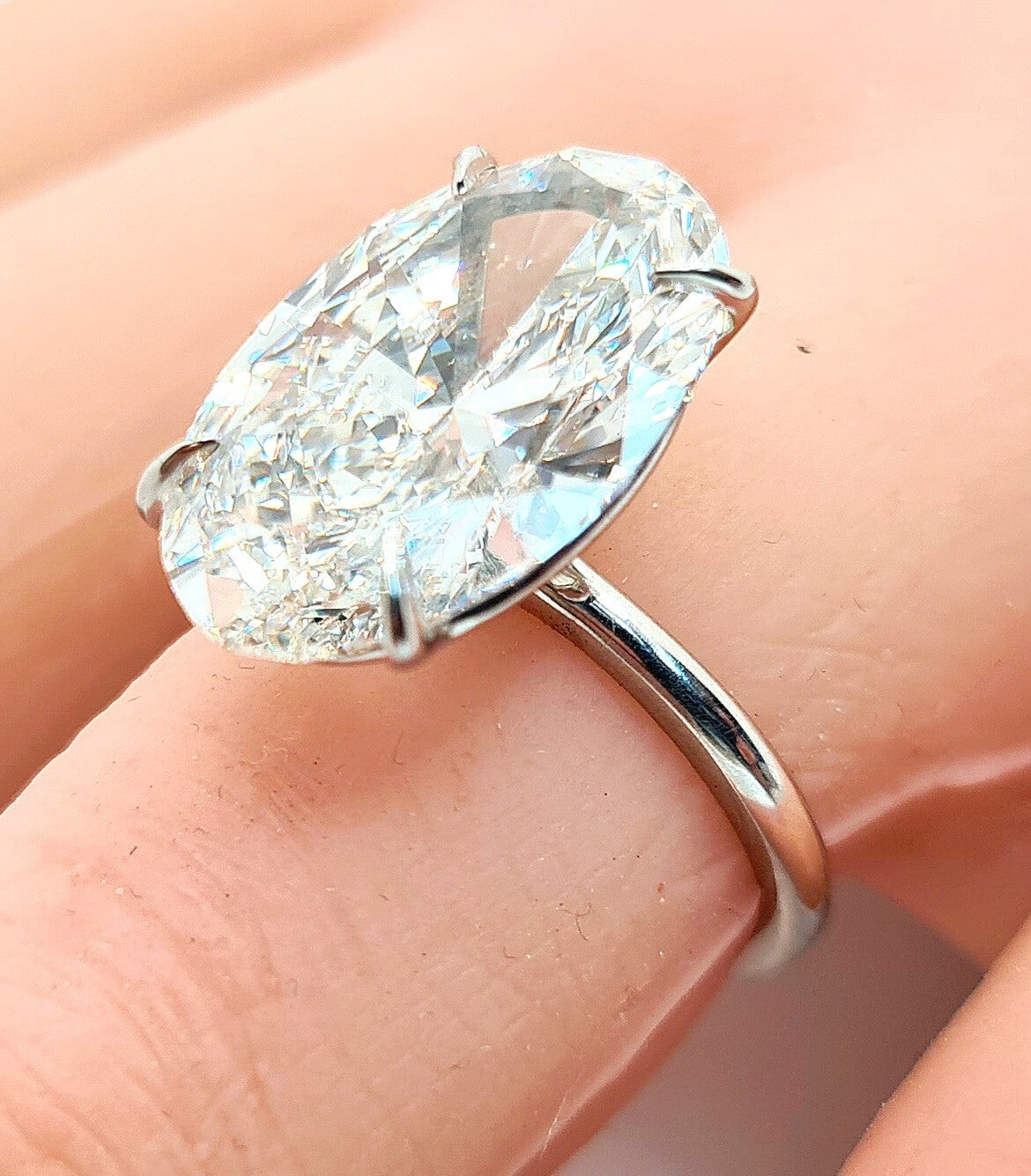 8.00 Carat F VS2 Oval Diamond Engagement Ring IGI Certified Lab Grown 14k