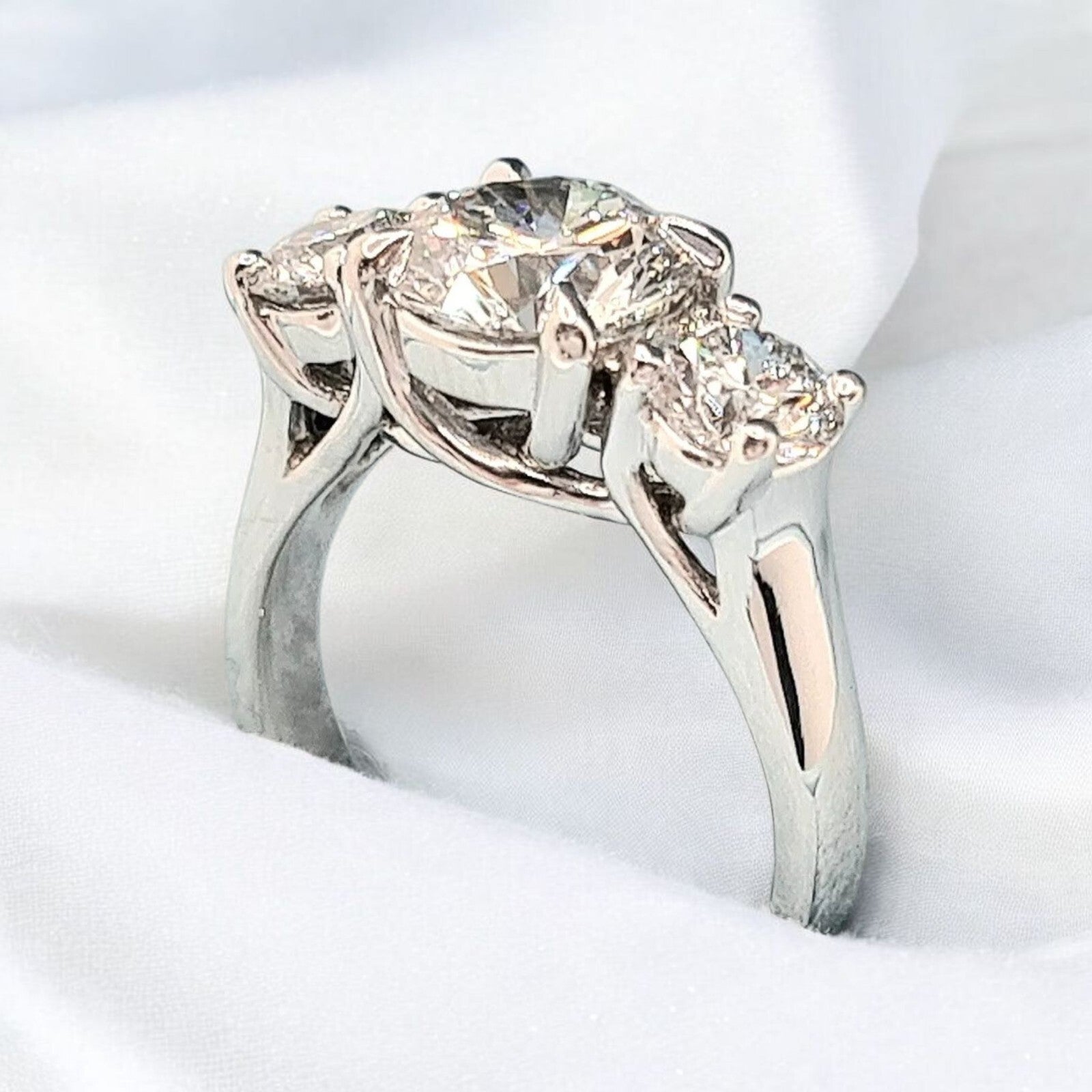 3.00 Ct D VS1 Lab Grown Round Diamond 3 Stone Engagement Ring IGI Platinum