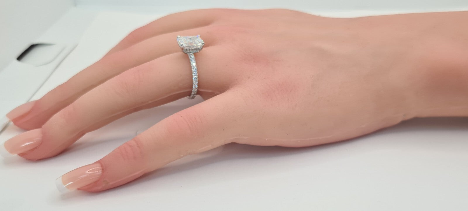 3.51 Ct E VS1 Lab Grown Radiant Diamond Engagement Ring IGI Certified 14k White