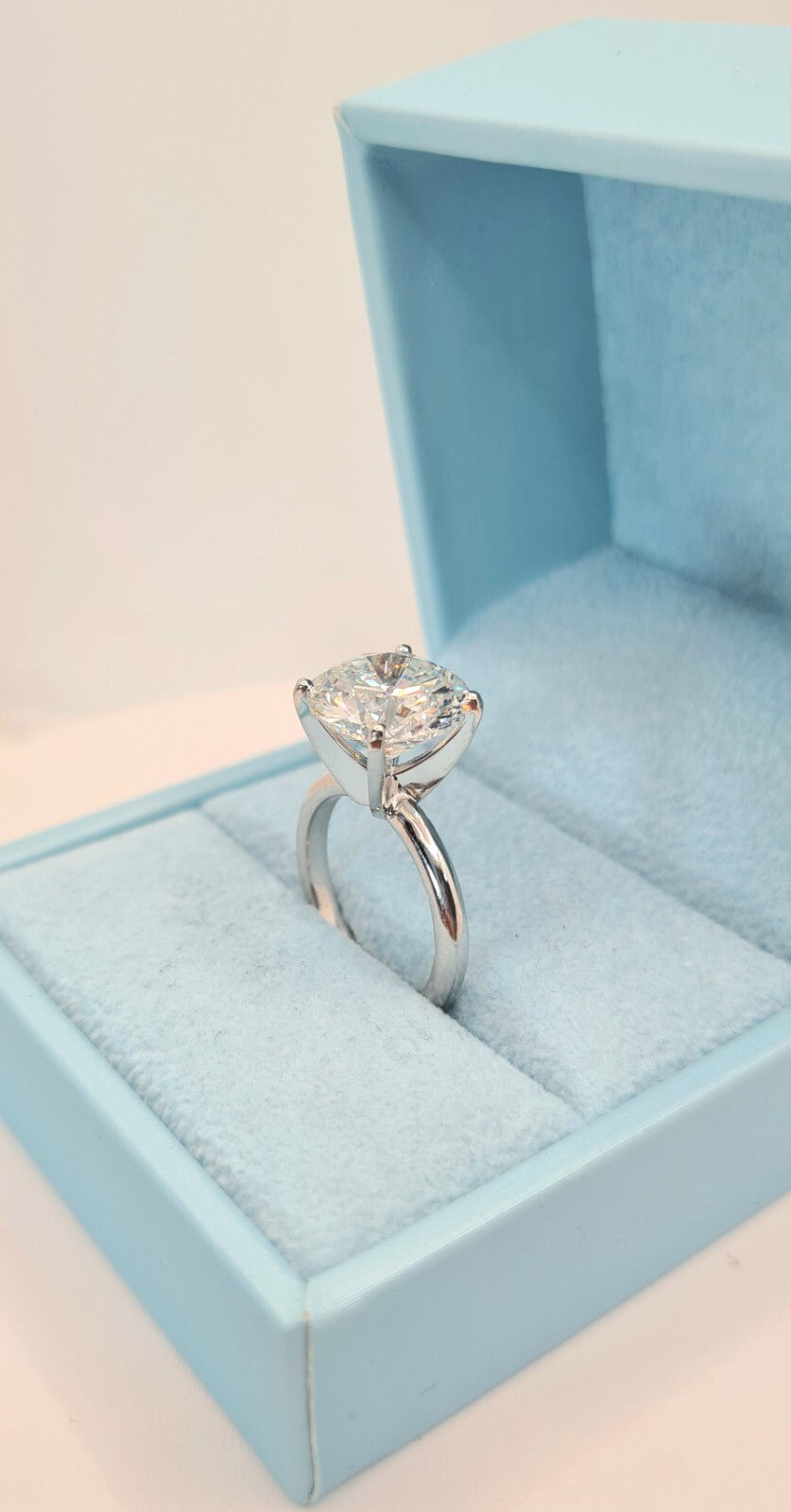 4.05 Ct F VS1 14k Round Solitaire Lab Grown Diamond Ring IGI Certified