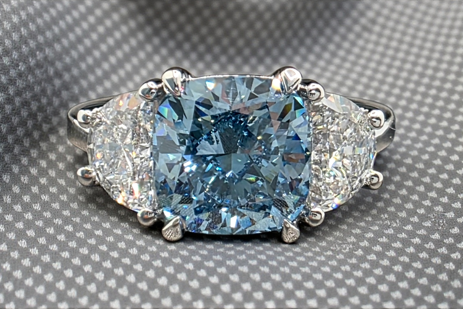 4.08 Ct IGI Certified Fancy Vivid Blue Cushion Lab Grown Diamond Ring Platinum