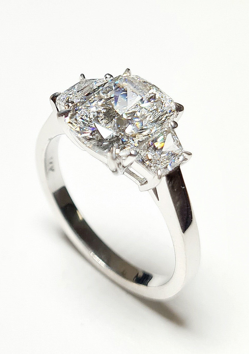 4.70 E VS1 Carat Cushion Diamond 3 Stone Ring IGI Certified Lab Grown Platinum