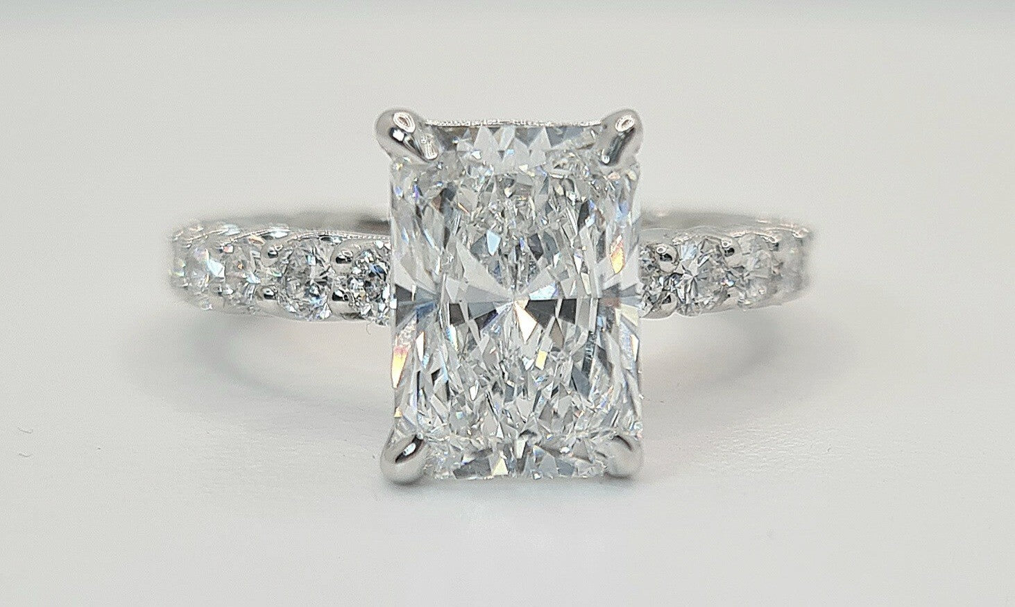 4.35 Ct E VS1 Carat Radiant Lab Grown Diamond Ring IGI Certified 14k White