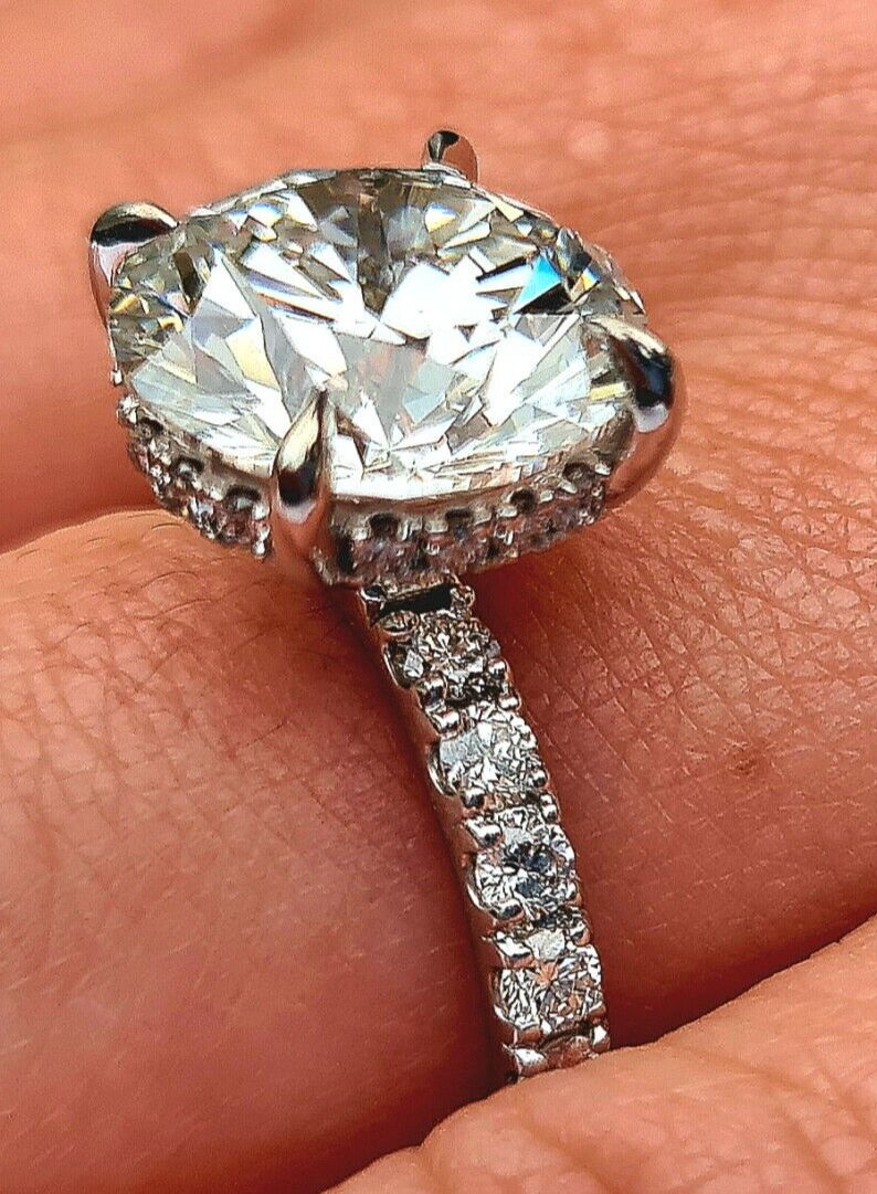 5.68 Ct E VS1 Round Platinum Diamond Engagement Ring IGI Certified Lab Grown
