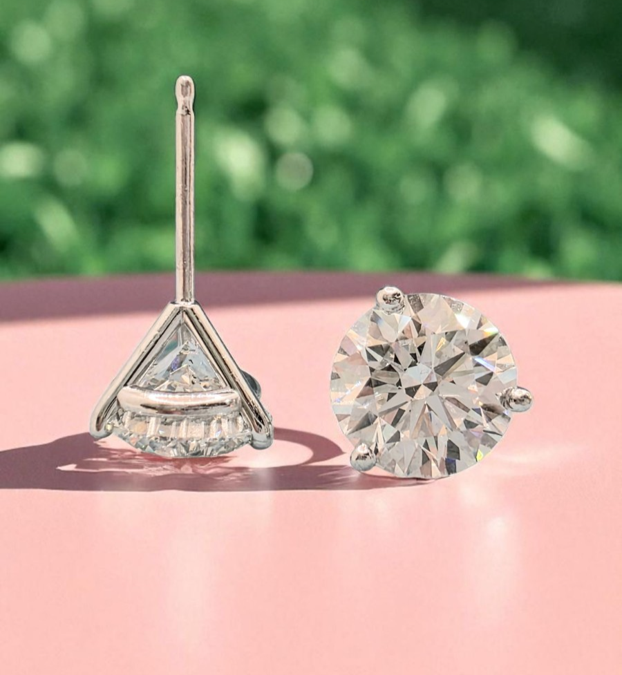 4.00 D VS1 Ct Round Lab Grown Diamond Studs Set in Platinum IGI Certified