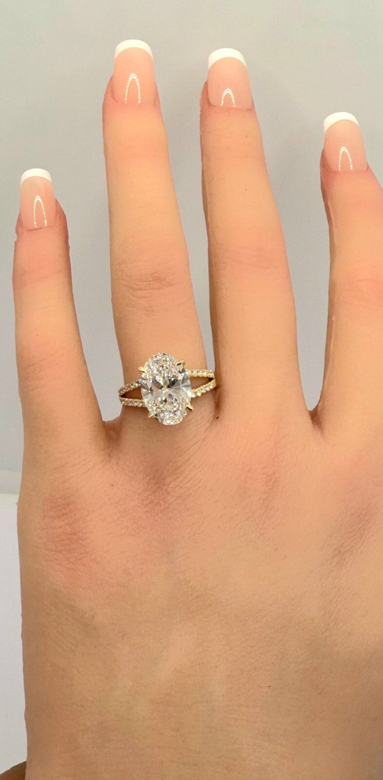 4.60 Carat E VS1 Oval Diamond Engagement Ring IGI Certified Lab Grown 14k Yellow