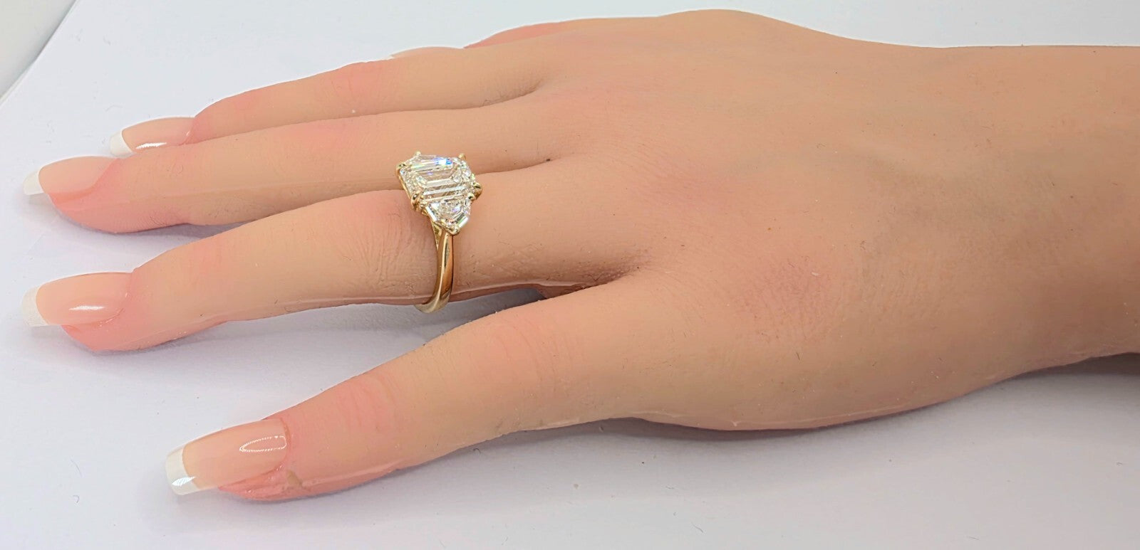 4.00 Ct Emerald Cut D VS1 14k Yellow Gold Lab Grown Diamond Ring IGI Certified