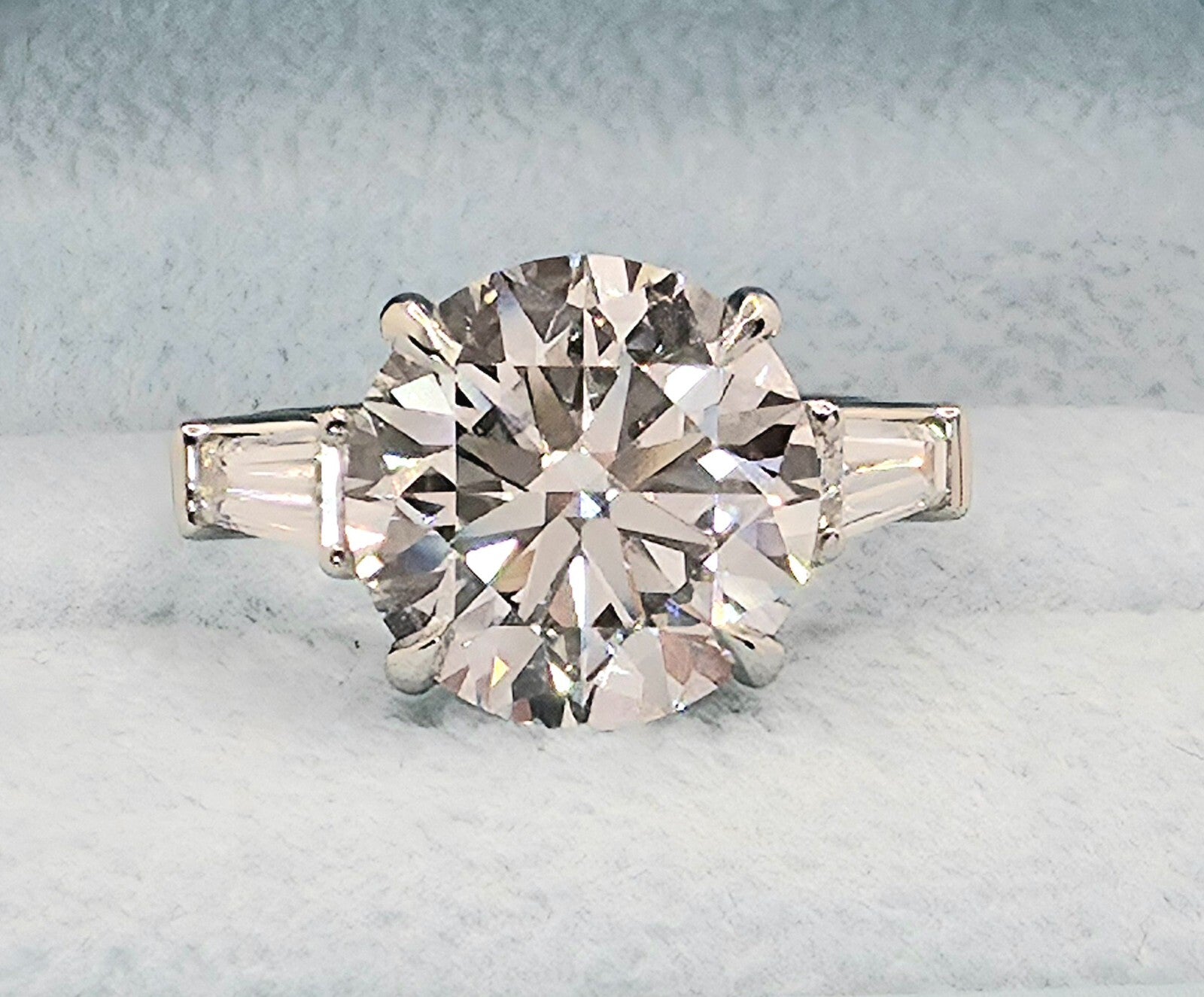 5.60 Ct E VS1  IGI Lab Grown Round Diamond Engagement Ring Round 950 Platinum