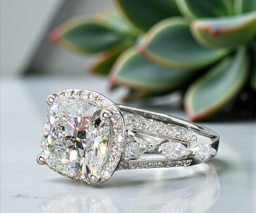 4.00 Ct E VS1 Lab Grown Cushion Diamond Engagement Ring IGI Certified 14k White