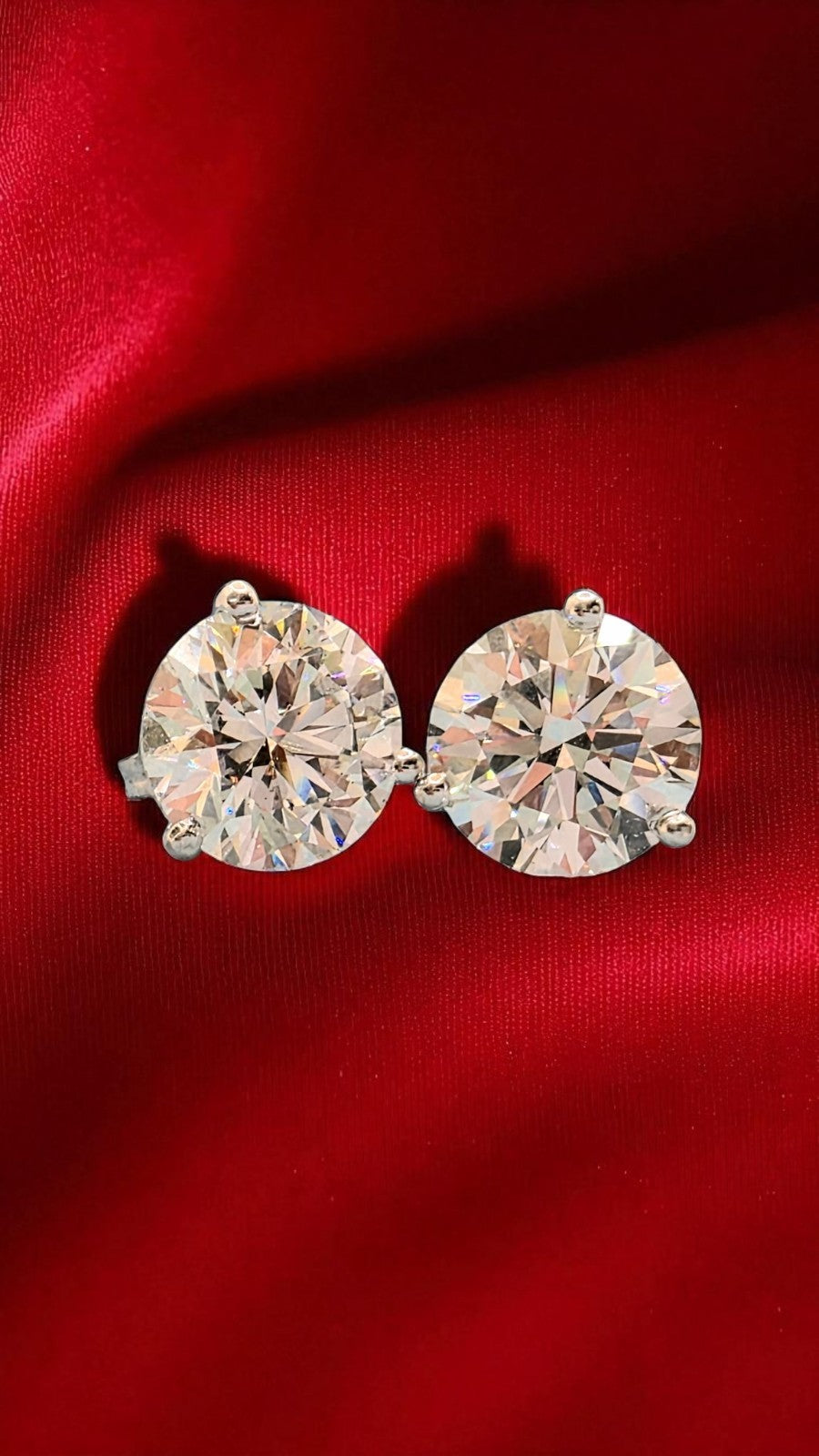3.00 D VS1 Ct Round Lab Grown Diamond Studs Set in Platinum IGI Certified