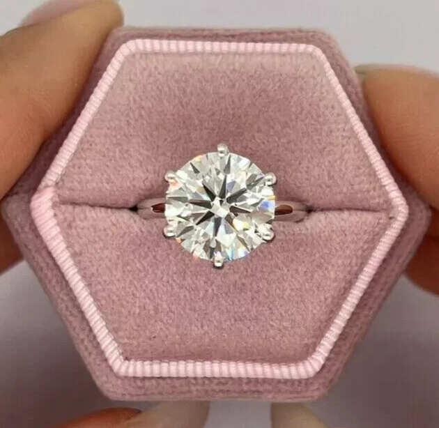 5.00 G VS1 Carat Round Solitaire Platinum Lab Grown Diamond Ring IGI Certified