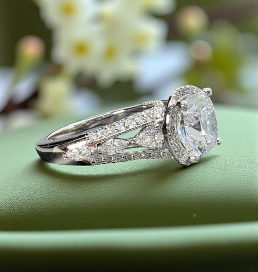 4.00 Ct E VS1 Lab Grown Cushion Diamond Engagement Ring IGI Certified 14k White