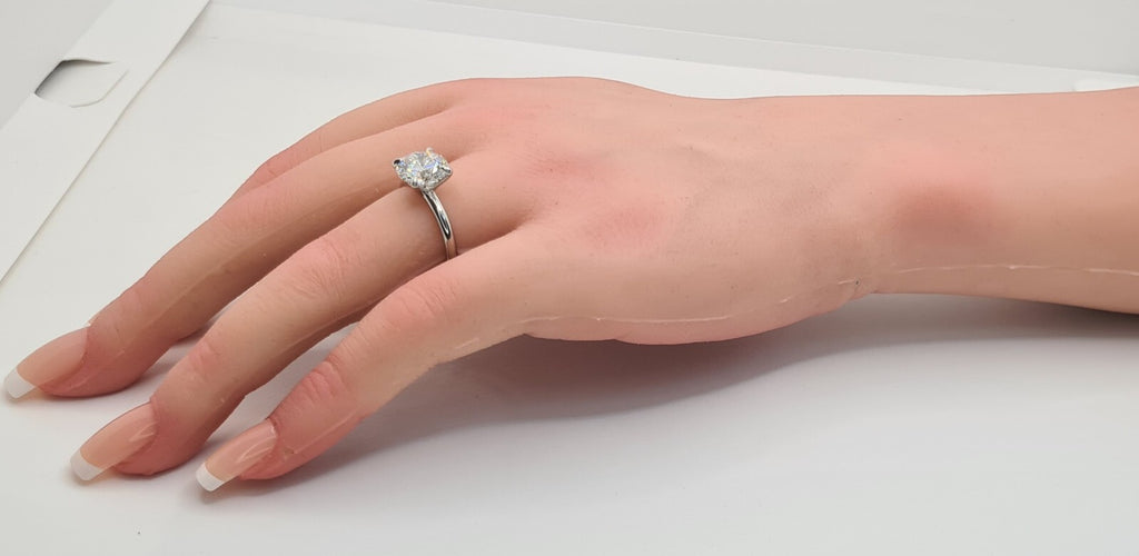 2.01 Ct G VS1 Round Solitaire Platinum Lab Grown Diamond Ring IGI Certified