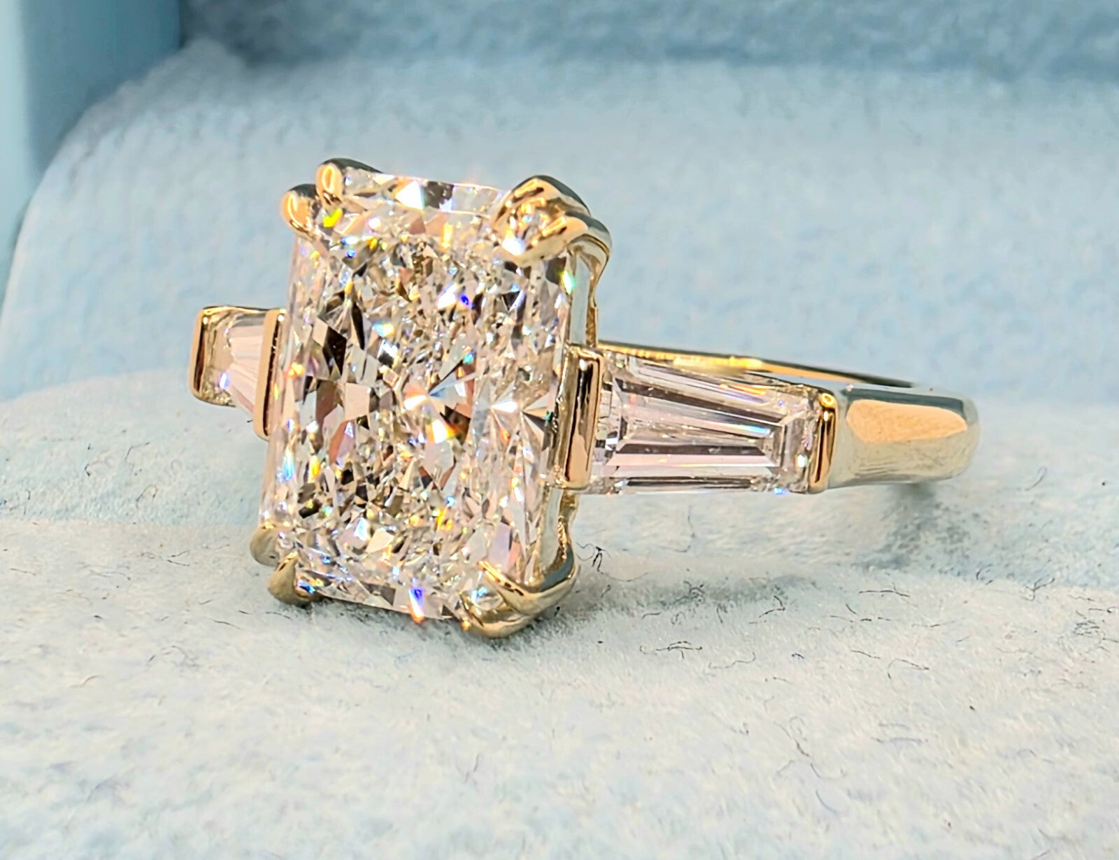 4.50 Ct E VS1 Radiant Lab Grown Diamond Ring IGI Certified 14k Yellow Gold