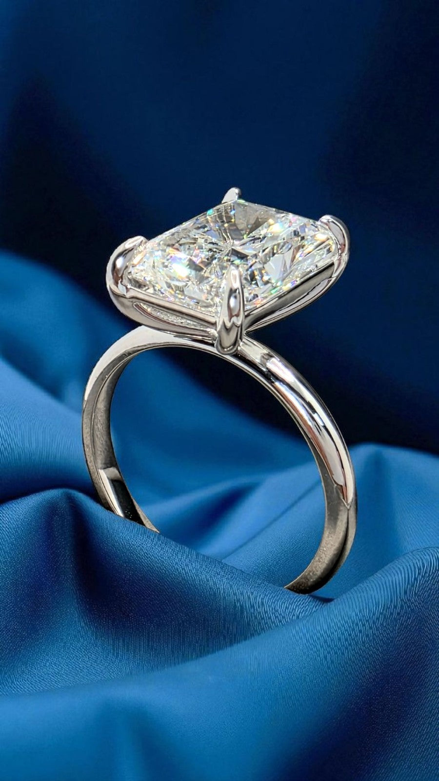 4.00 Carat D VS1 Platinum Radiant Cut Lab Grown Diamond Ring IGI Certified