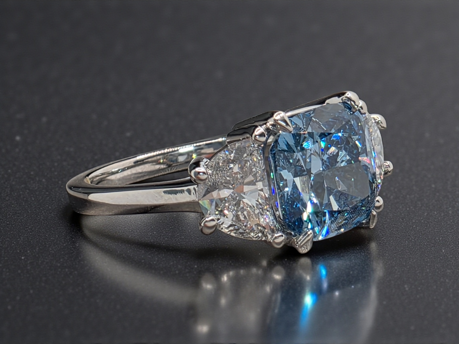4.08 Ct IGI Certified Fancy Vivid Blue Cushion Lab Grown Diamond Ring Platinum