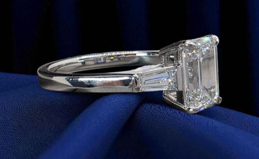 1.55 Ct GIA Authenticated E VS1 Lab Grown Emerald Cut Diamond Ring Platinum