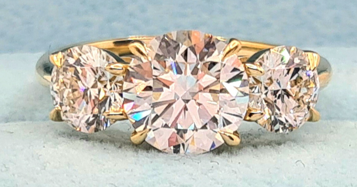 3.05 ct F VS1 Lab Grown Round Cut Diamond Three Stone Engagement Ring 14K Gold