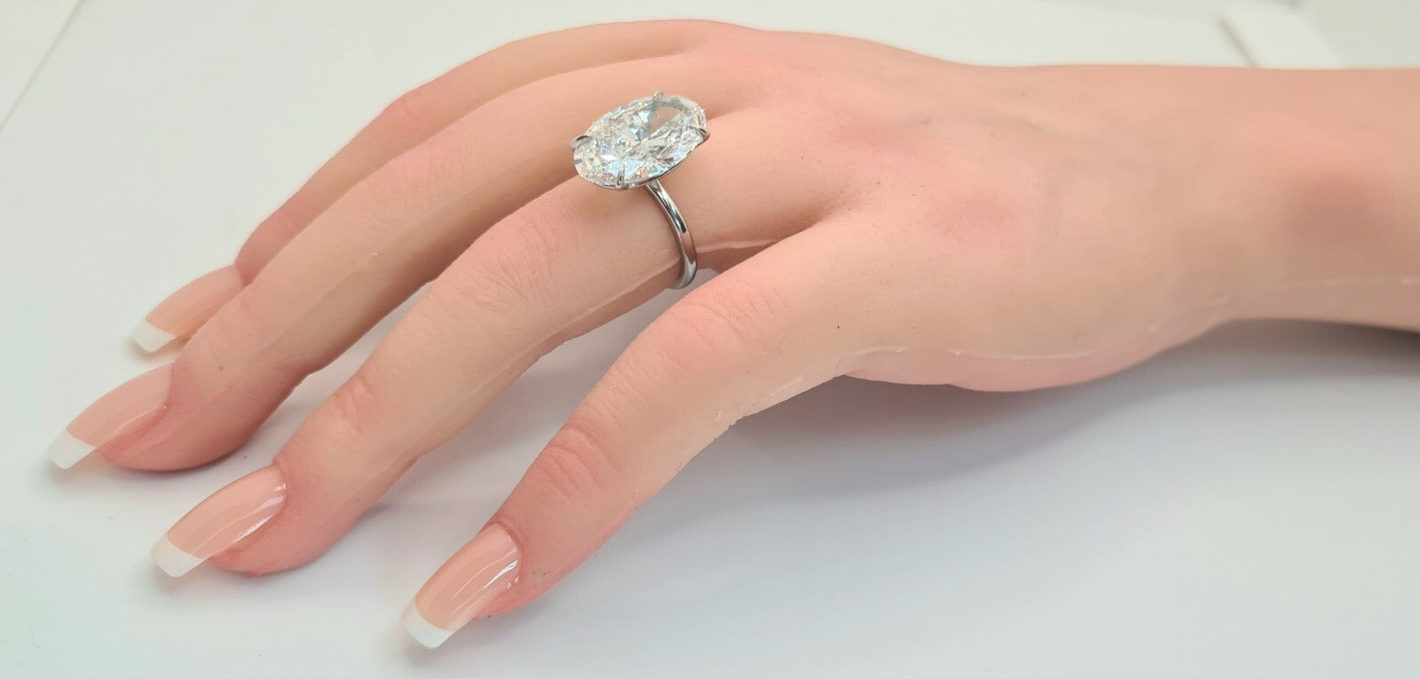 7.00 Carat G VS2 Oval Diamond Engagement Ring IGI Certified Lab Grown Platinum