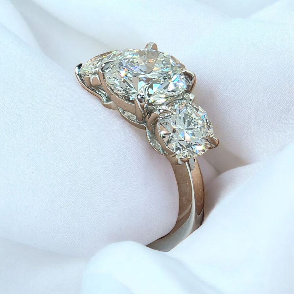 5.00 CT E VS1 Lab Grown Round Cut Diamond Three Stone Engagement Ring IGI Plat