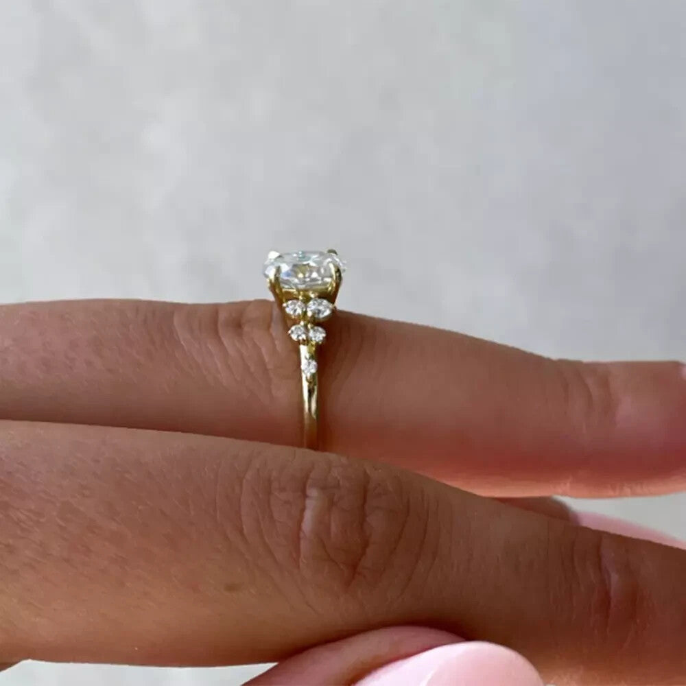 1.20 Ct Oval Lab Grown Diamond Ring IGI Certified D VS1 18k Yellow Gold