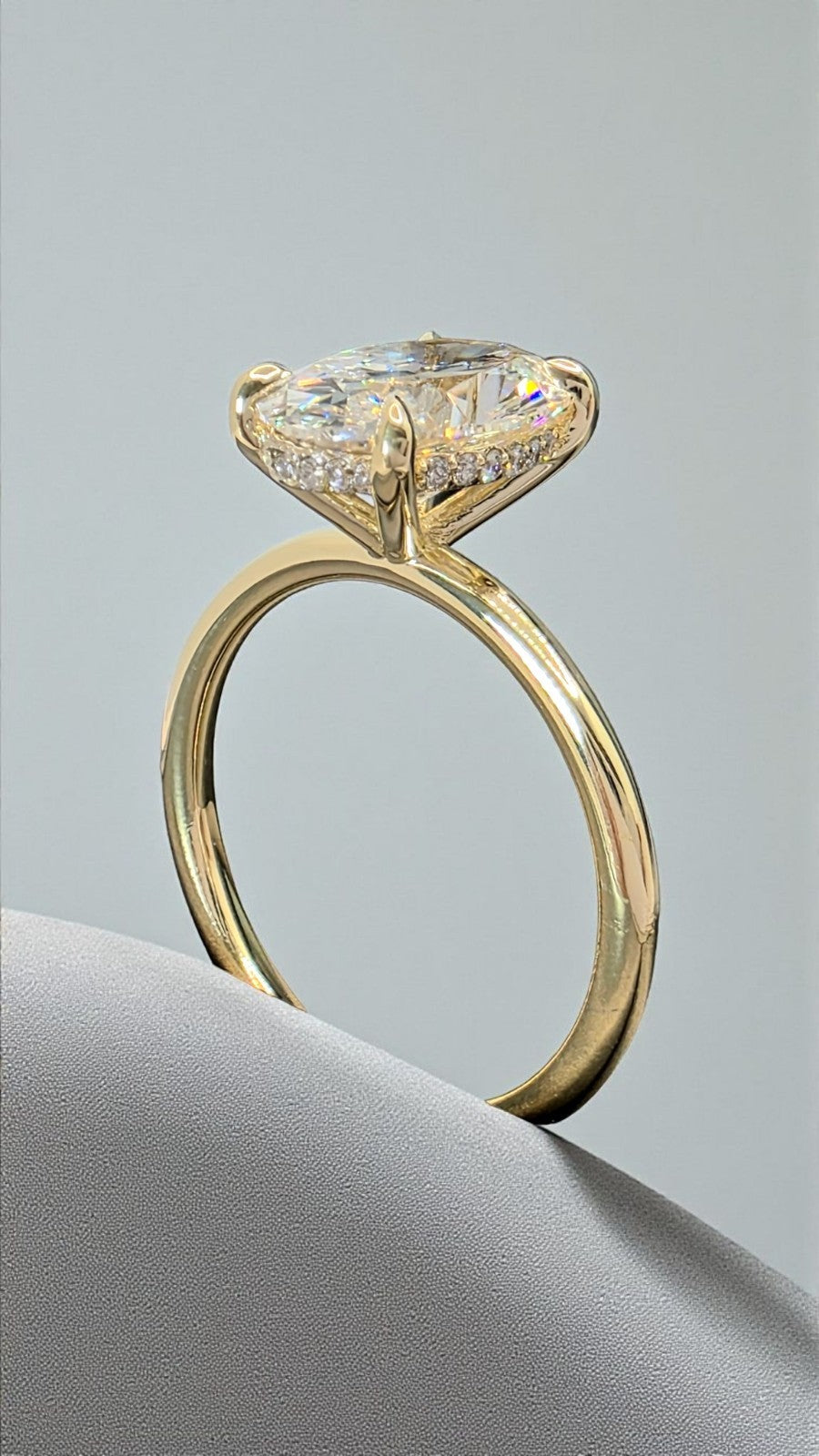 3.07 Carat D VS1 Oval Halo Lab Grown Diamond Ring 14k Yellow Gold IGI Certified