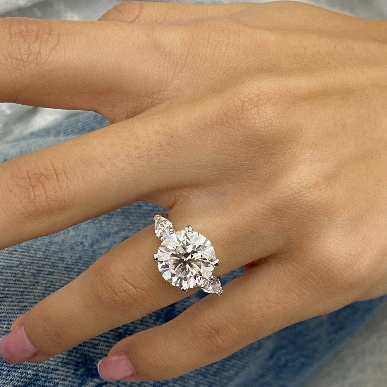 3.70 Carat F VS2 Round Diamond 3 Stone Ring IGI Certified Lab Grown 14k