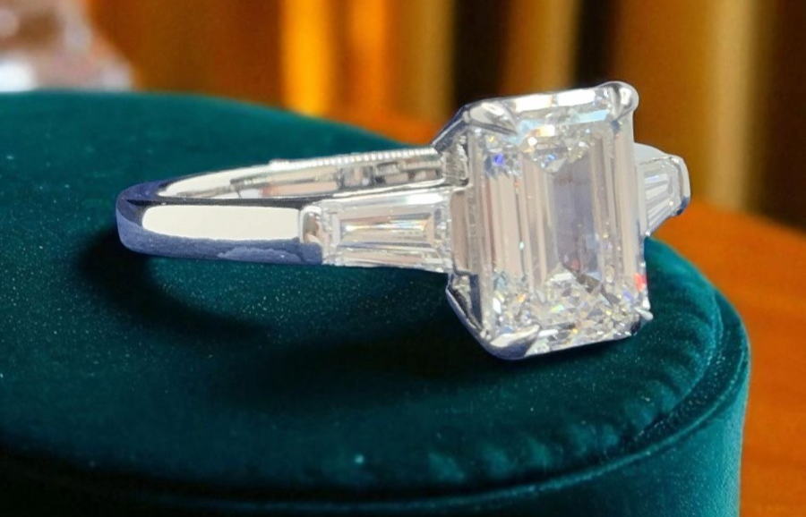 1.55 Ct GIA Authenticated E VS1 Lab Grown Emerald Cut Diamond Ring Platinum