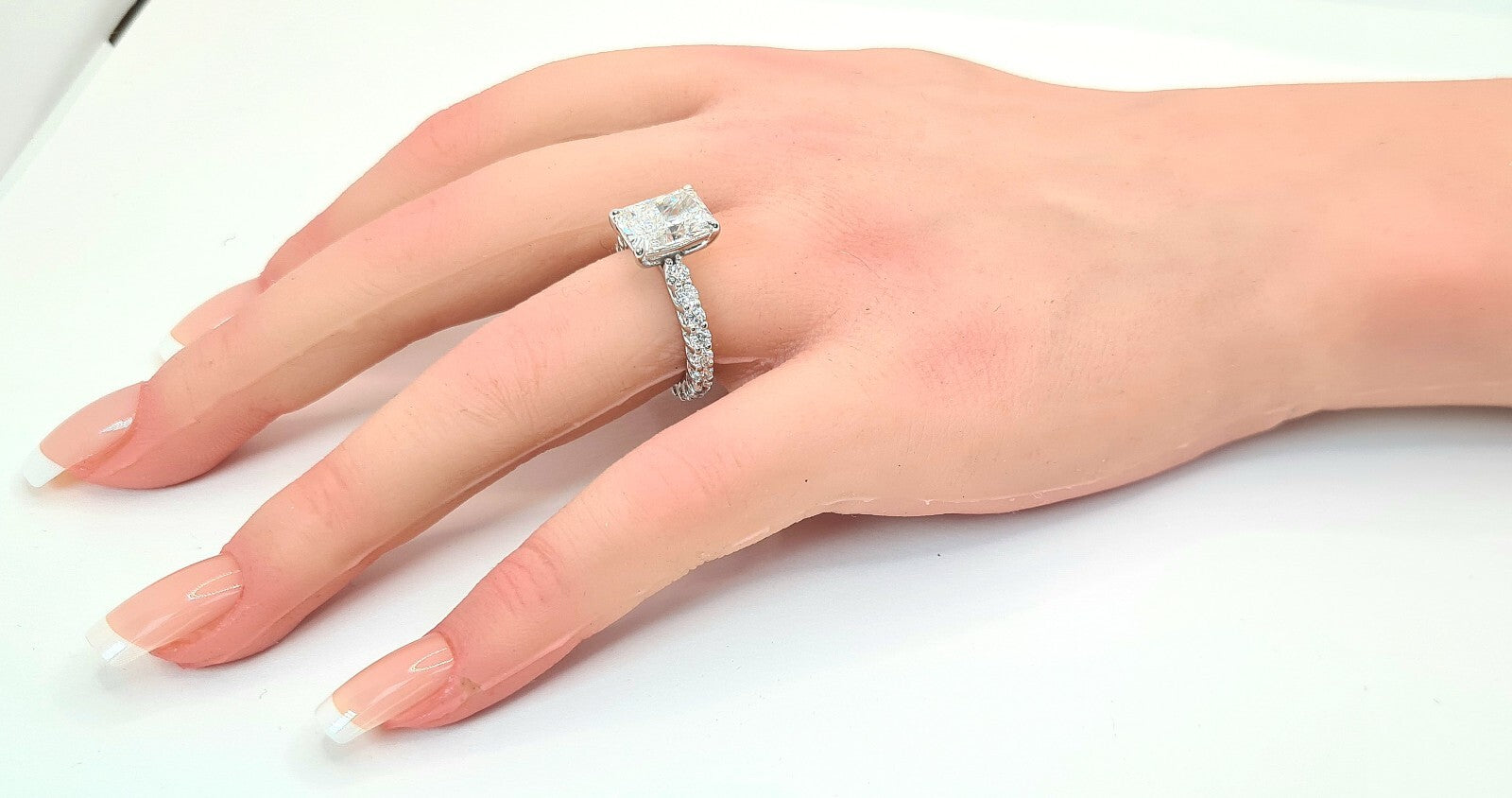 4.35 Ct E VS1 Carat Radiant Lab Grown Diamond Ring IGI Certified 14k White