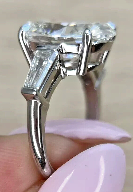 5.50 Ct Lab Grown E VS1 Platinum Oval Diamond Engagement Ring IGI Certified