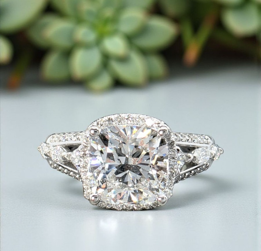 4.00 Ct E VS1 Lab Grown Cushion Diamond Engagement Ring IGI Certified 14k White