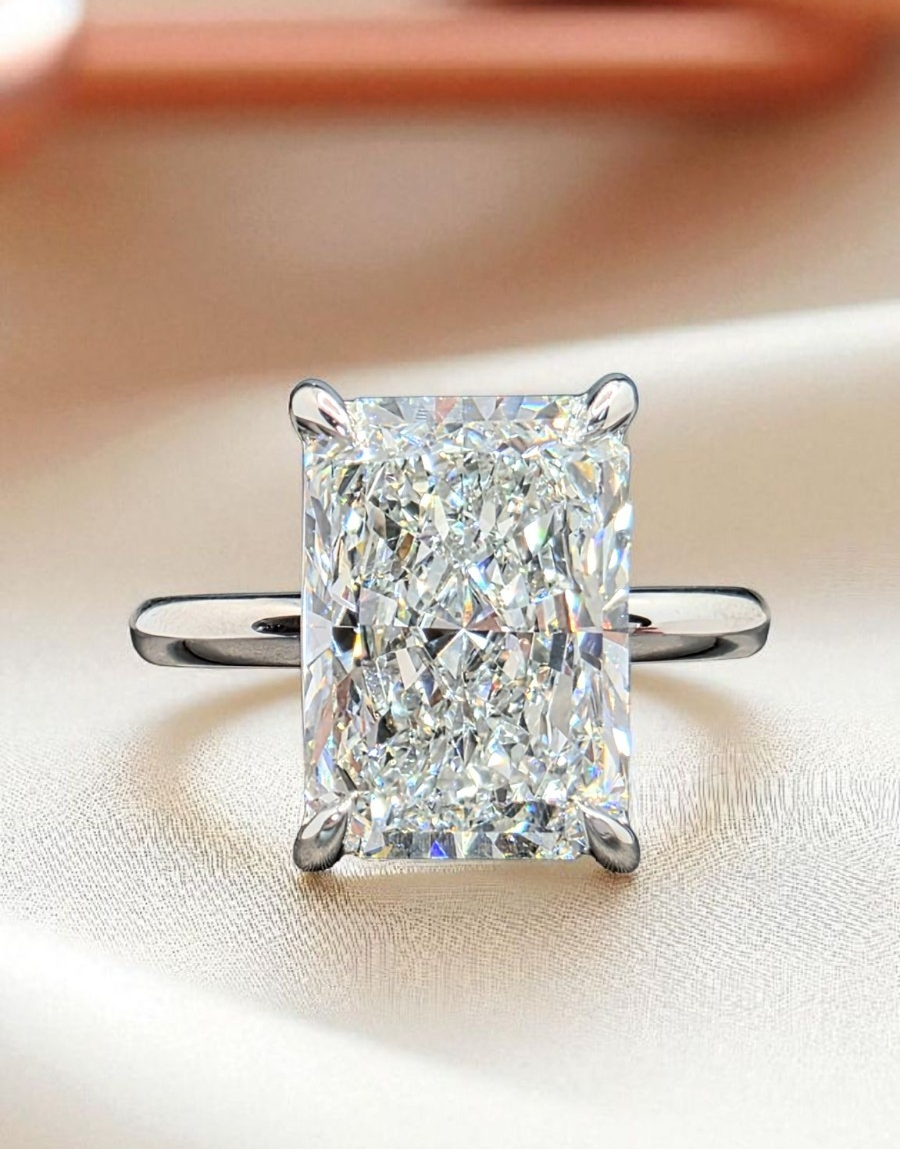 4.00 Carat D VS1 Platinum Radiant Cut Lab Grown Diamond Ring IGI Certified