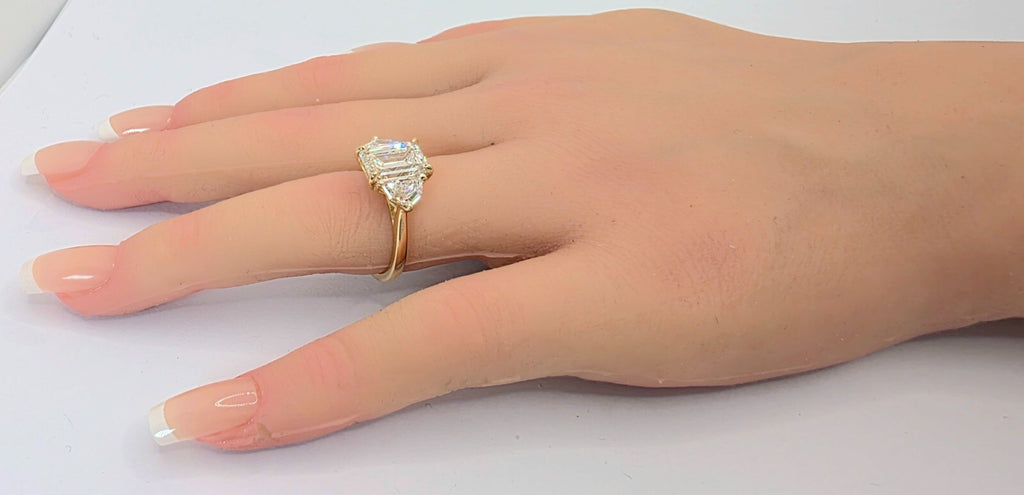 4.00 Ct Emerald Cut D VS1 14k Yellow Gold Lab Grown Diamond Ring IGI Certified