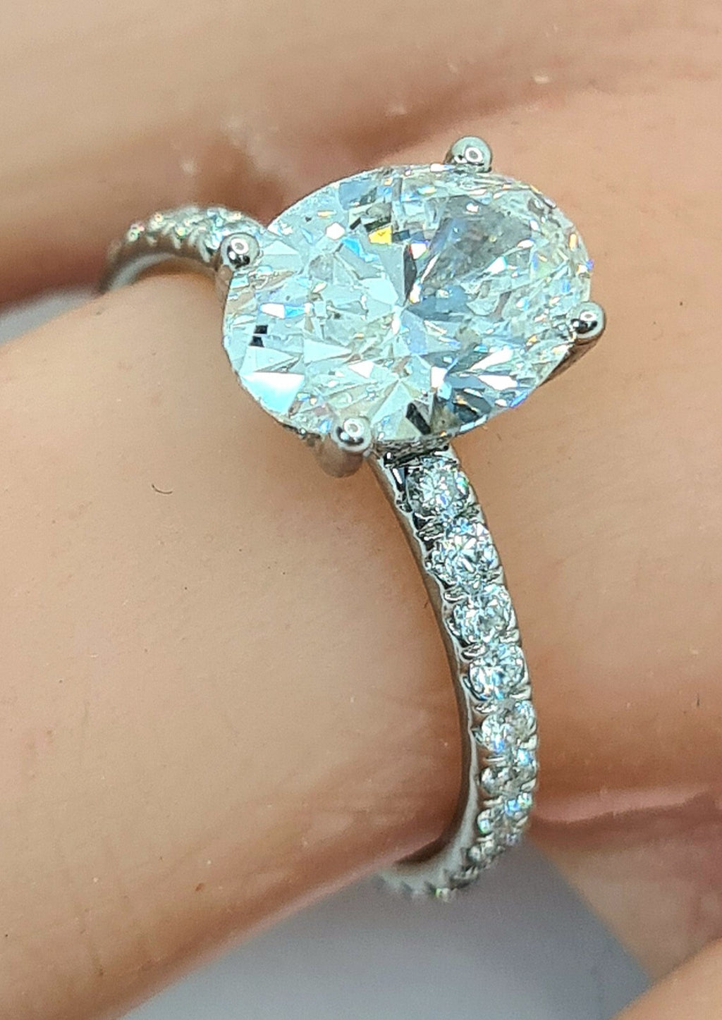 3.52 Ct E VS1 Lab Grown Oval Diamond Engagement Ring IGI Certified 14k White