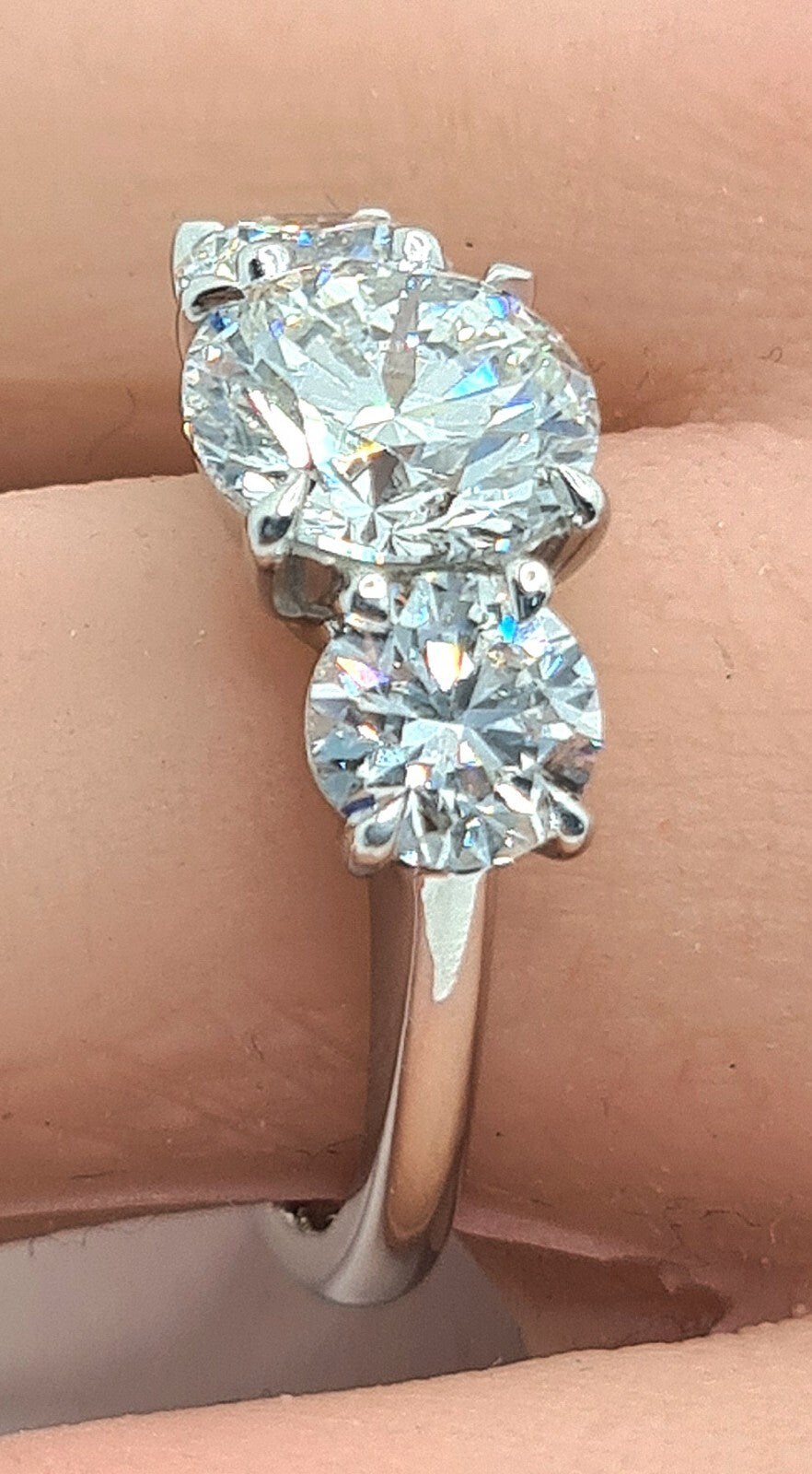 5.00 CT E VS1 Lab Grown Round Cut Diamond Three Stone Engagement Ring IGI 14k