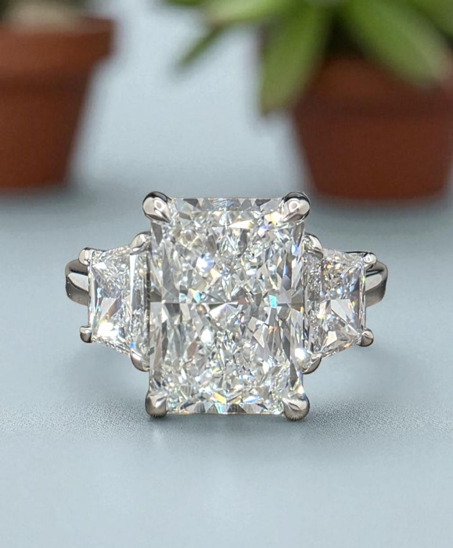 4.60 Carat F VS1 Radiant Cut Lab Grown Diamond Ring IGI Certified 14k Gold