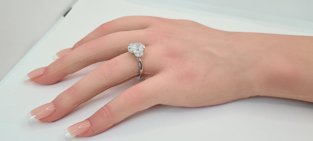 4.60 Ct E VS1 Oval Lab Grown Diamond Ring IGI Certified Platinum 3 Stone Ring