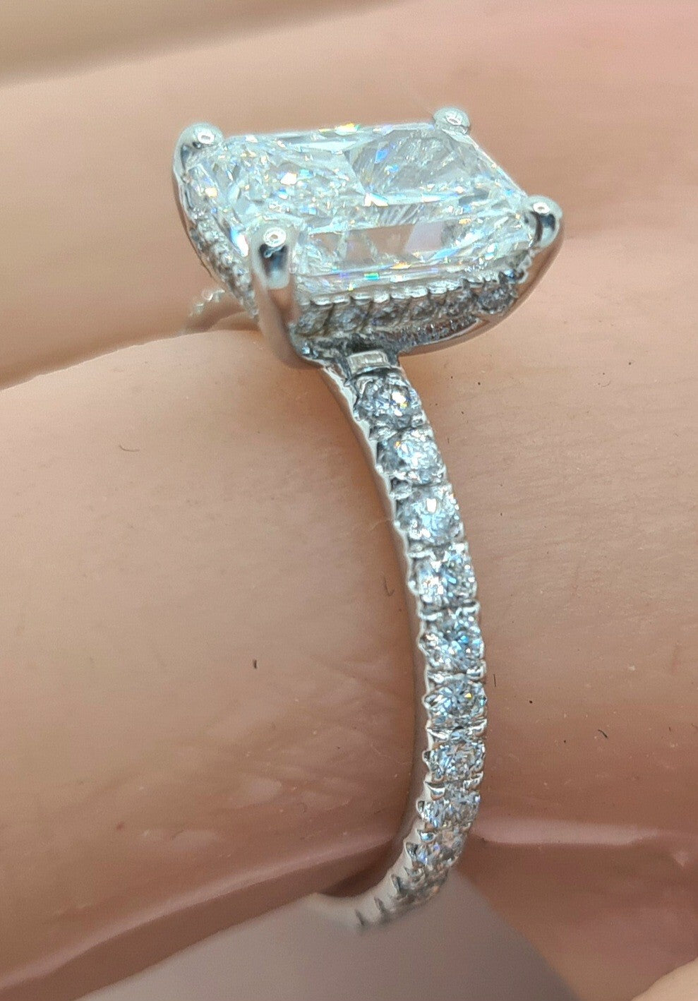 2.54 Ct E VS1 Lab Grown Radiant Diamond Engagement Ring IGI Certified 14k White