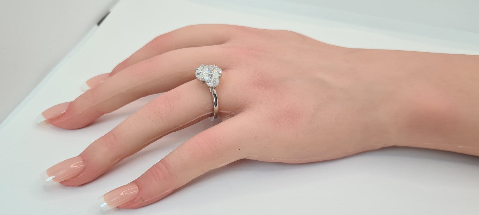 6 Ctw Oval Cut With Half Moons Diamond Ring F VS1 Lab Grown IGI Certified