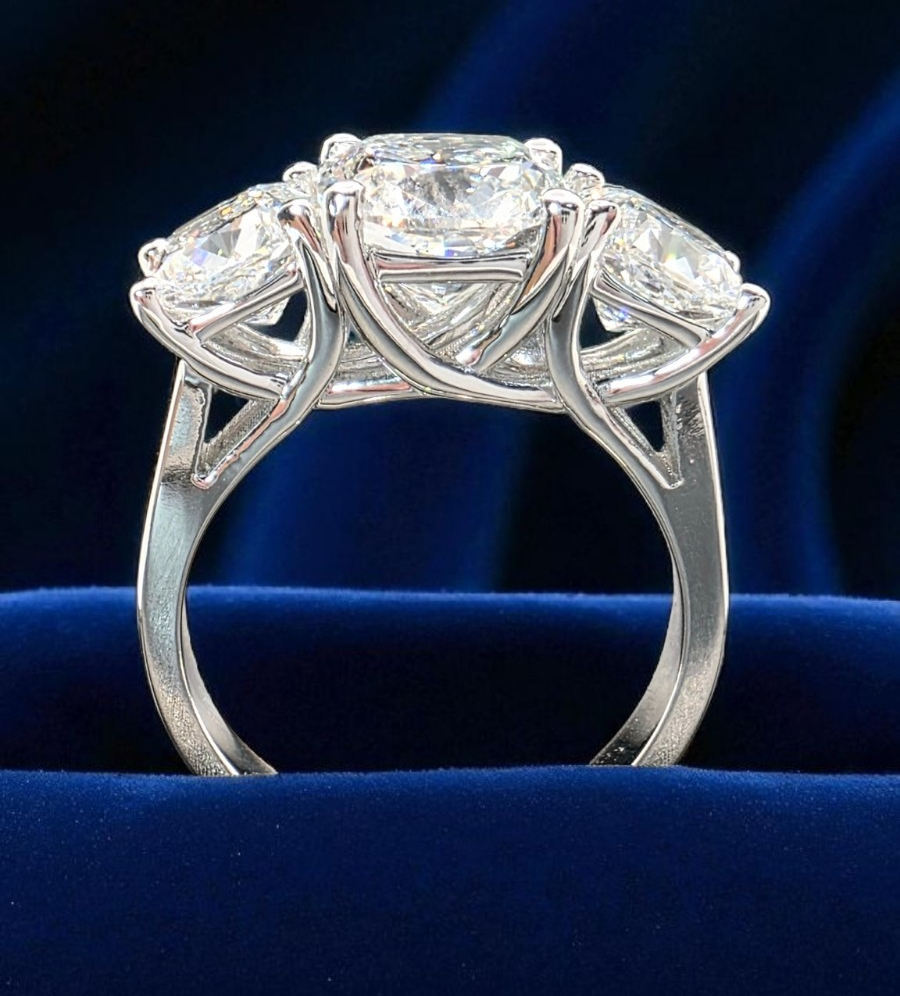 4.50 CT E VS1 Lab Grown Cushion Platinum Diamond Engagement Ring IGI