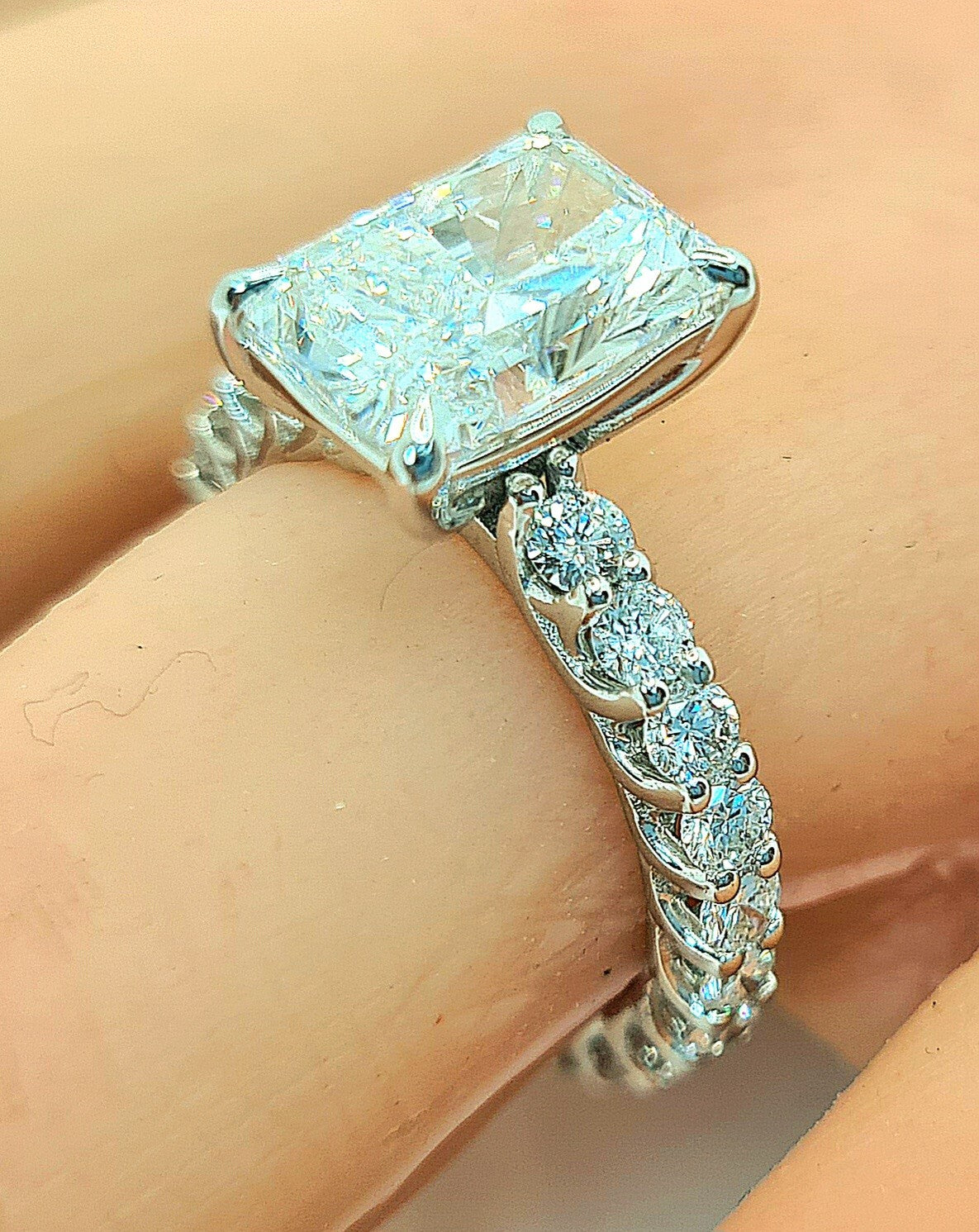 4.35 Ct E VS1 Carat Radiant Lab Grown Diamond Ring IGI Certified 14k White