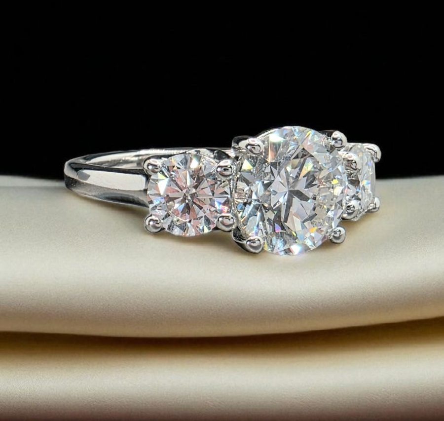 3.00 Ct D VS1 Lab Grown Round Cut Diamond Three Stone Engagement Ring IGI 14k