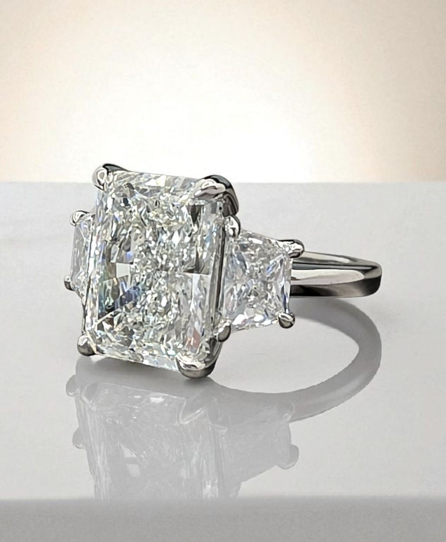 4.60 Carat E VS1 Platinum Radiant Cut Lab Grown Diamond Ring IGI Certified