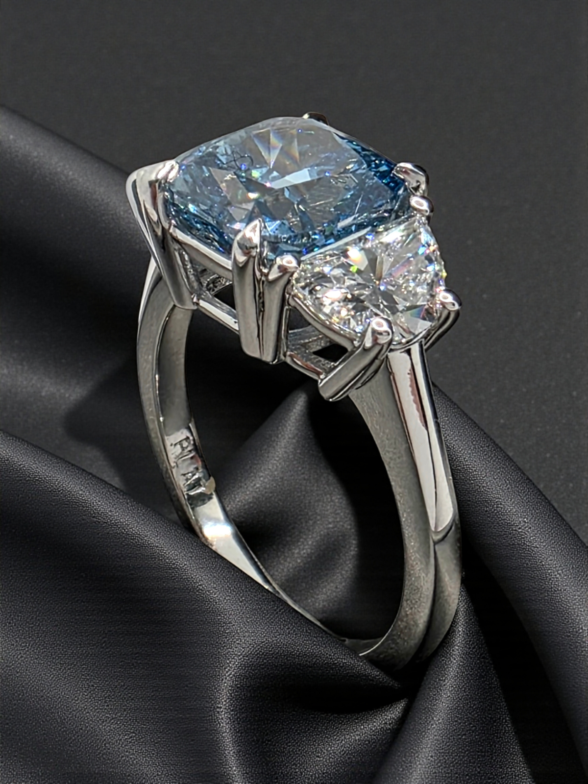 4.08 Ct IGI Certified Fancy Vivid Blue Cushion Lab Grown Diamond Ring Platinum